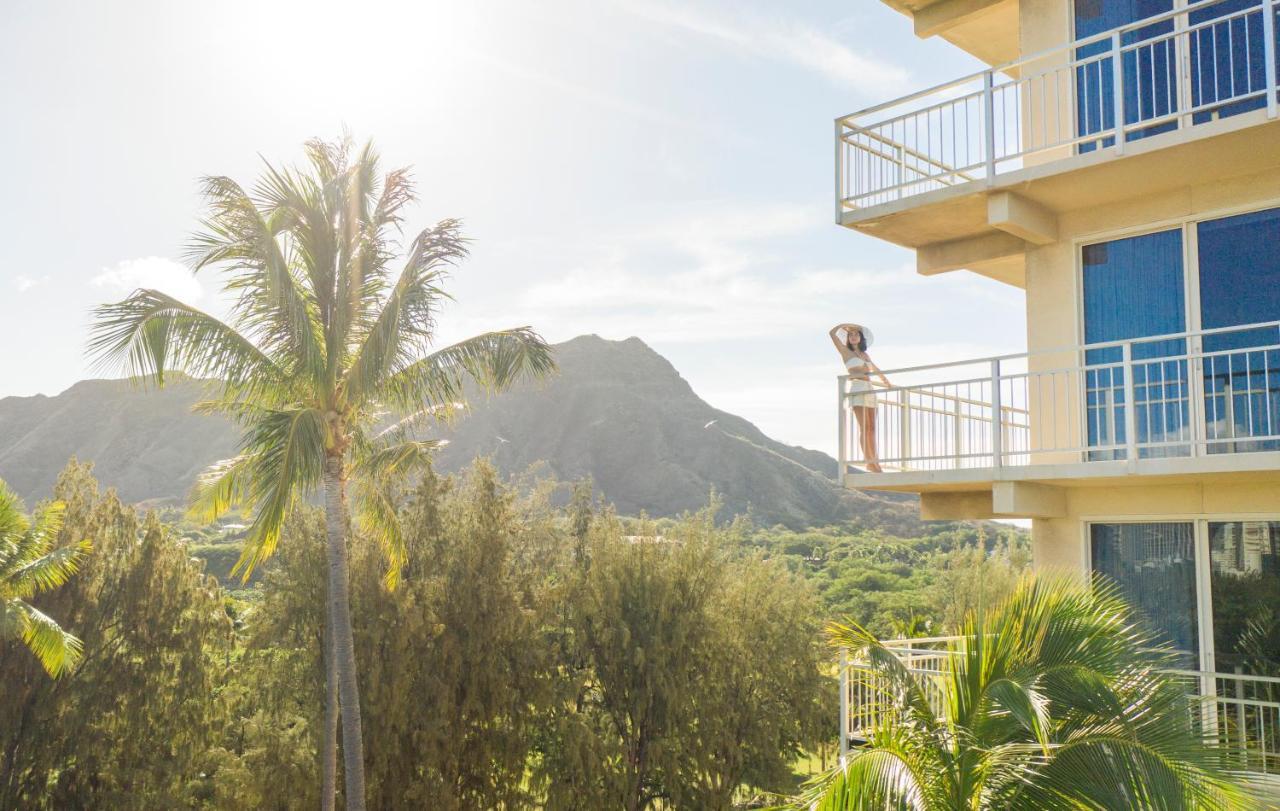 Kaimana Beach Hotel Honolulu Exterior photo